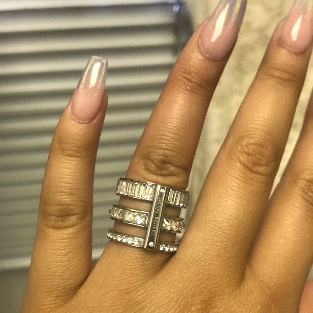 Henri bendel ring
